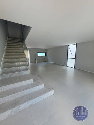 Imagem Casa com 4 Quartos à Venda, 202 m² em Balneário Camboriú
