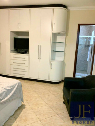 Imagem Casa com 6 Quartos para Temporada, 180 m² em Canasvieiras - Florianópolis Imagem Casa com 6 Quartos para Temporada, 180 m² em Canasvieiras - Florianópolis