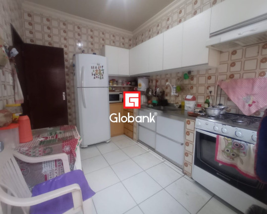 Imagem Casa com 3 Quartos à Venda, 300 m² em Sagrada Familia - Montes Claros Imagem Casa com 3 Quartos à Venda, 300 m² em Sagrada Familia - Montes Claros
