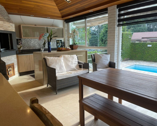 Imagem Casa com 4 Quartos à Venda, 545 m² em América - Joinville