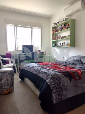 Imagem Casa com 5 Quartos à Venda, 260 m² em Vila Ipiranga - Porto Alegre Imagem Casa com 5 Quartos à Venda, 260 m² em Vila Ipiranga - Porto Alegre