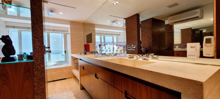 Imagem Apartamento com 2 Quartos à Venda, 260 m² em Lagoa - Rio De Janeiro Imagem Apartamento com 2 Quartos à Venda, 260 m² em Lagoa - Rio De Janeiro
