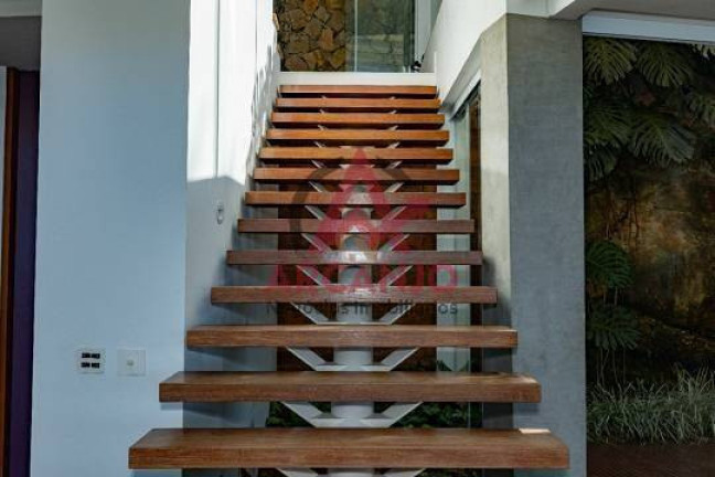 Imagem Casa com 6 Quartos à Venda, 1.100 m² em Praia Vermelha - Ubatuba Imagem Casa com 6 Quartos à Venda, 1.100 m² em Praia Vermelha - Ubatuba