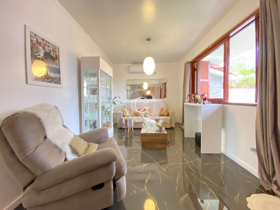 Imagem Casa com 3 Quartos à Venda, 203 m² em Nossa Senhora De Lourdes - Santa Maria Imagem Casa com 3 Quartos à Venda, 203 m² em Nossa Senhora De Lourdes - Santa Maria