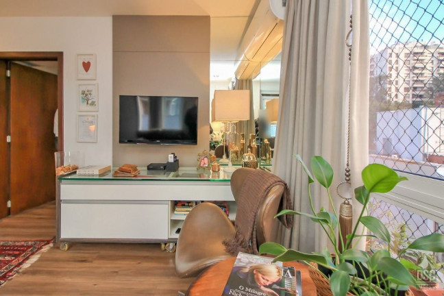 Imagem Apartamento com 1 Quarto à Venda, 44 m² em Auxiliadora - Porto Alegre Imagem Apartamento com 1 Quarto à Venda, 44 m² em Auxiliadora - Porto Alegre