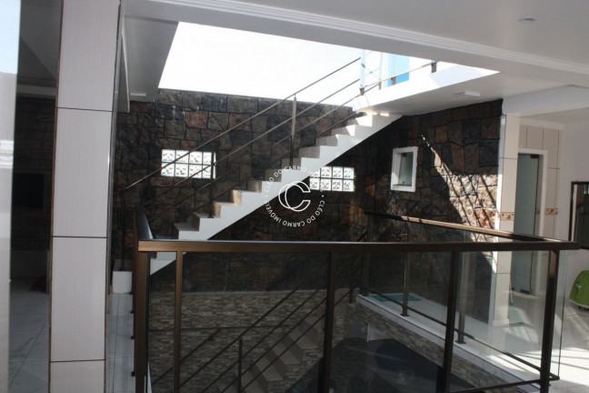 Imagem Casa com 7 Quartos à Venda, 720 m² em Pinheiro Machado - Santa Maria Imagem Casa com 7 Quartos à Venda, 720 m² em Pinheiro Machado - Santa Maria