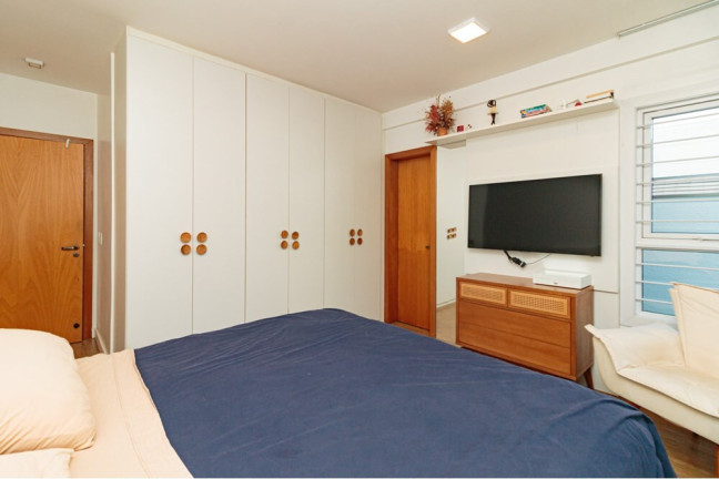 Imagem Casa com 4 Quartos à Venda, 311 m² em Chácara Das Pedras - Porto Alegre Imagem Casa com 4 Quartos à Venda, 311 m² em Chácara Das Pedras - Porto Alegre