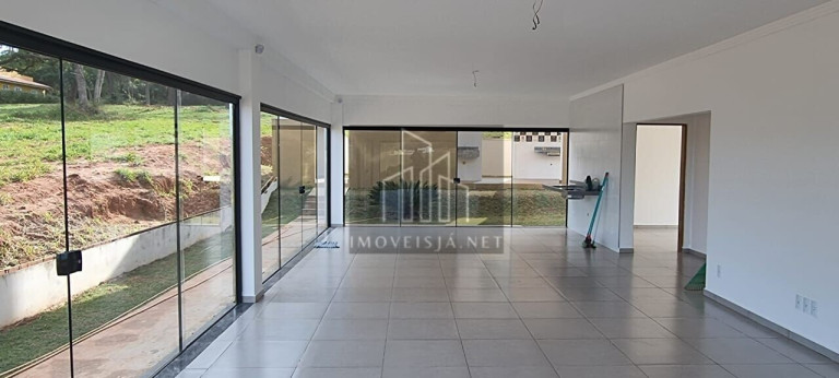 Imagem Casa com 3 Quartos à Venda, 158 m² em Thermas De Santa Barbara - águas De Santa Bárbara Imagem Casa com 3 Quartos à Venda, 158 m² em Thermas De Santa Barbara - águas De Santa Bárbara