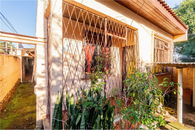 Imagem Casa com 3 Quartos à Venda, em Partenon - Porto Alegre Imagem Casa com 3 Quartos à Venda, em Partenon - Porto Alegre