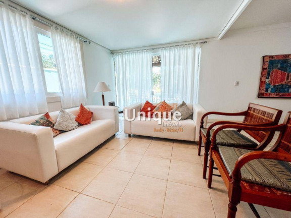 Imagem Casa com 4 Quartos para Temporada, 180 m² em Ferradura - Armação Dos Búzios Imagem Casa com 4 Quartos para Temporada, 180 m² em Ferradura - Armação Dos Búzios