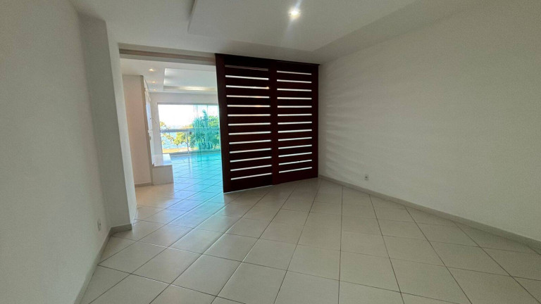 Imagem Apartamento com 3 Quartos à Venda, 180 m² em Parque Hotel - Araruama Imagem Apartamento com 3 Quartos à Venda, 180 m² em Parque Hotel - Araruama