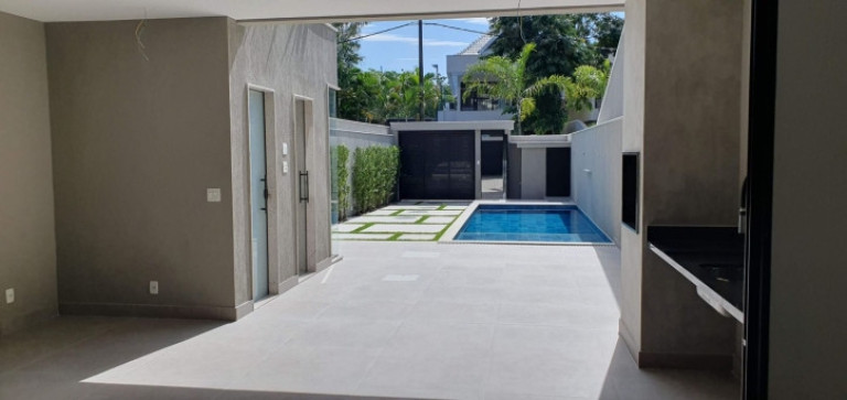 Imagem Casa com 4 Quartos à Venda, 320 m² em Barra Da Tijuca - Rio De Janeiro Imagem Casa com 4 Quartos à Venda, 320 m² em Barra Da Tijuca - Rio De Janeiro