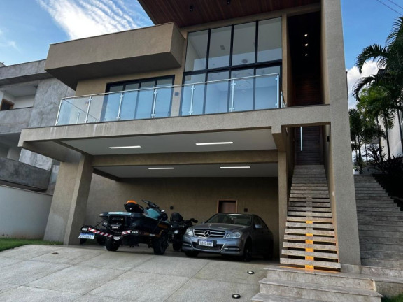Sobrado com 4 Quartos à Venda, 270 m² em Condomínio Do Lago - Goiânia