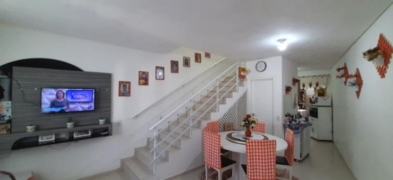 Imagem Casa com 2 Quartos à Venda, 65 m² em Petrópolis - Joinville
