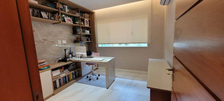 Imagem Casa com 4 Quartos para Alugar,  em Parque Verde - Belém