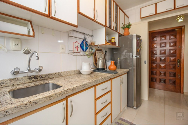 Imagem Imóvel com 3 Quartos à Venda, 79 m² em Cristal - Porto Alegre Imagem Imóvel com 3 Quartos à Venda, 79 m² em Cristal - Porto Alegre