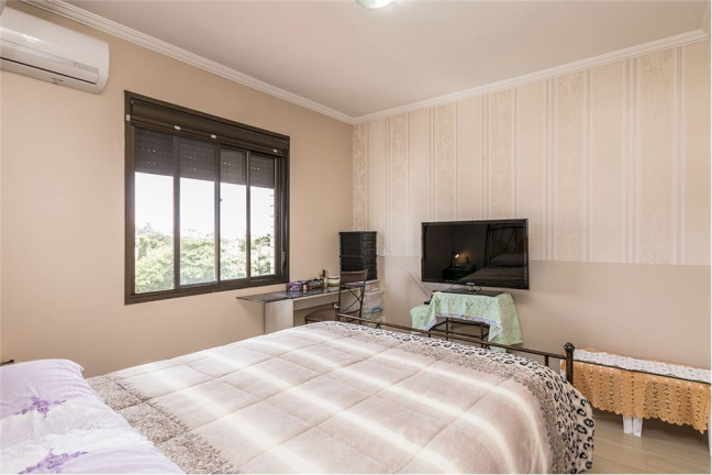 Imagem Imóvel com 3 Quartos à Venda, em Jardim Itu - Porto Alegre Imagem Imóvel com 3 Quartos à Venda, em Jardim Itu - Porto Alegre
