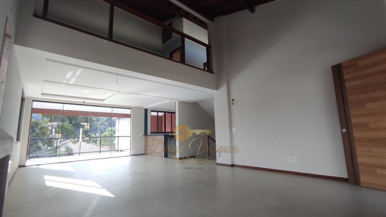 Imagem Casa com 3 Quartos à Venda, 300 m² em Vargem Grande - Teresópolis Imagem Casa com 3 Quartos à Venda, 300 m² em Vargem Grande - Teresópolis