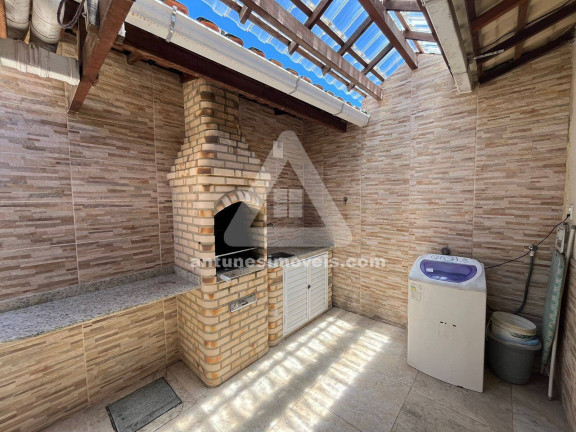 Imagem Casa com 6 Quartos à Venda, 200 m² em Cabo Frio Imagem Casa com 6 Quartos à Venda, 200 m² em Cabo Frio