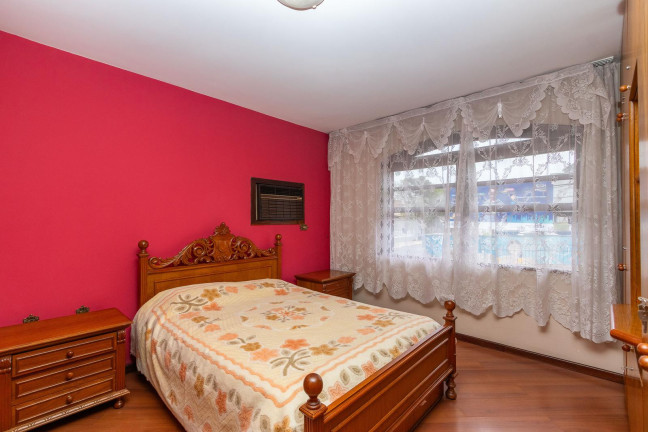 Imagem Casa com 3 Quartos à Venda, 223 m² em Portão - Curitiba Imagem Casa com 3 Quartos à Venda, 223 m² em Portão - Curitiba