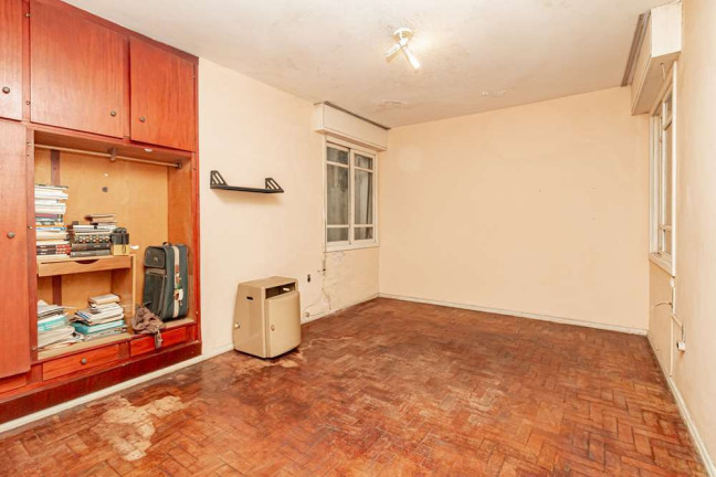 Imagem Casa com 5 Quartos à Venda, 450 m² em Bom Fim - Porto Alegre Imagem Casa com 5 Quartos à Venda, 450 m² em Bom Fim - Porto Alegre