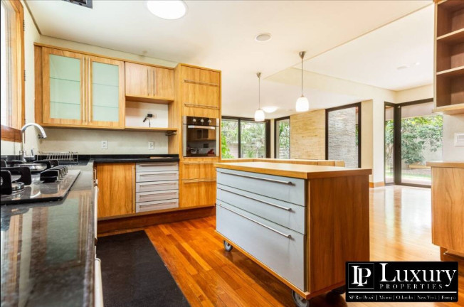 Imagem Casa com 4 Quartos à Venda, 1.019 m² em Alto De Pinheiros - São Paulo Imagem Casa com 4 Quartos à Venda, 1.019 m² em Alto De Pinheiros - São Paulo