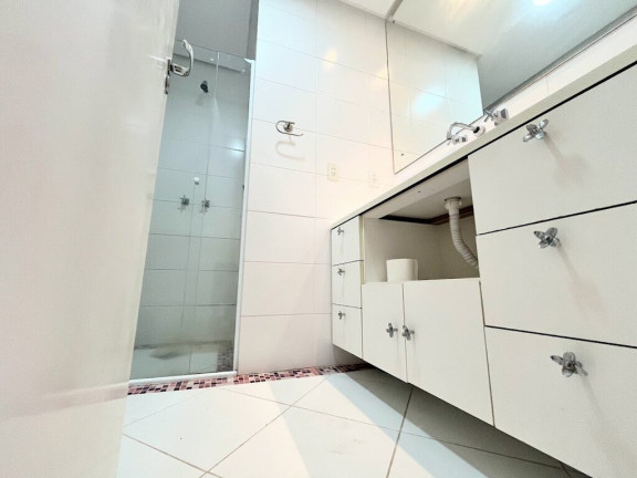 Imagem Casa com 3 Quartos à Venda, 300 m² em Vila Nova - Porto Alegre Imagem Casa com 3 Quartos à Venda, 300 m² em Vila Nova - Porto Alegre