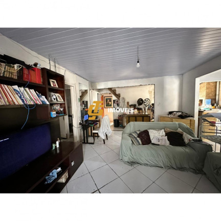 Imagem Casa com 2 Quartos à Venda, em Monte Alegre - Camboriú Imagem Casa com 2 Quartos à Venda, em Monte Alegre - Camboriú