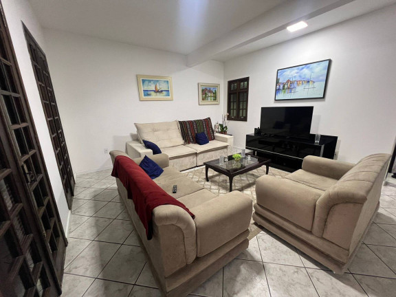 Imagem Casa com 4 Quartos à Venda, 240 m² em Balneário - Florianópolis Imagem Casa com 4 Quartos à Venda, 240 m² em Balneário - Florianópolis