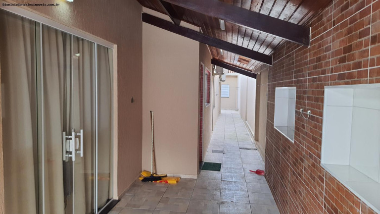 Imagem Casa com 2 Quartos à Venda, 139 m² em Centro - Peruíbe