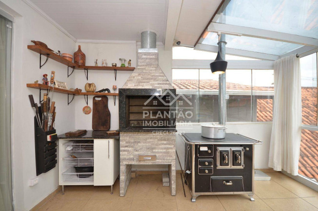 Imagem Casa com 4 Quartos à Venda, em Pinheirinho - Curitiba Imagem Casa com 4 Quartos à Venda, em Pinheirinho - Curitiba