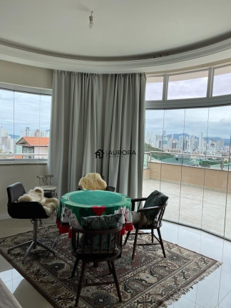 Imagem Casa com 4 Quartos à Venda, 350 m² em Ariribá - Balneário Camboriú Imagem Casa com 4 Quartos à Venda, 350 m² em Ariribá - Balneário Camboriú