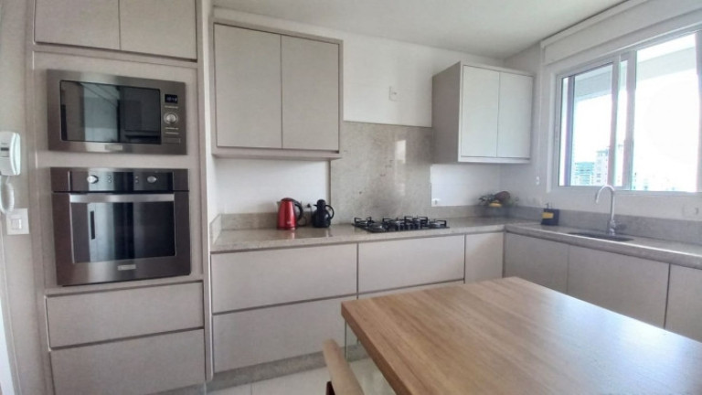Imagem Apartamento com 3 Quartos à Venda, 140 m² em Centro - Balneário Camboriú Imagem Apartamento com 3 Quartos à Venda, 140 m² em Centro - Balneário Camboriú