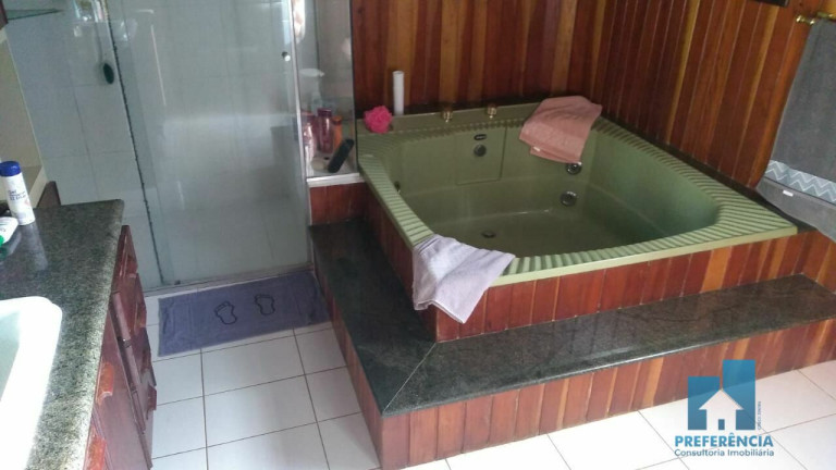 Imagem Casa com 6 Quartos à Venda, 416 m² em Oficinas - Ponta Grossa Imagem Casa com 6 Quartos à Venda, 416 m² em Oficinas - Ponta Grossa