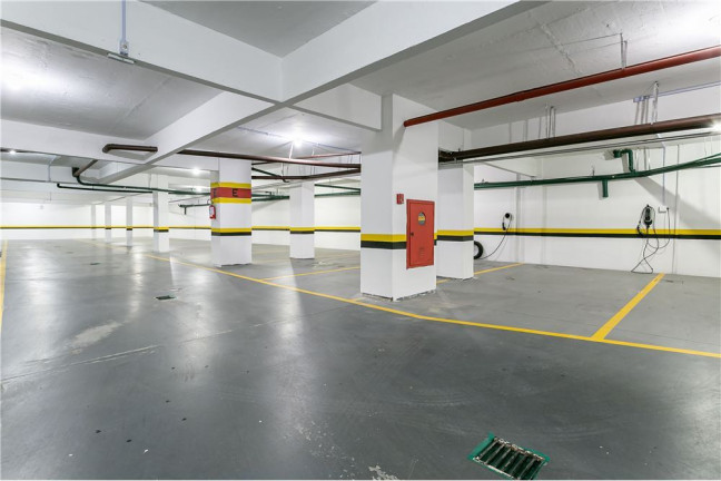 Imagem Imóvel com 4 Quartos à Venda, em Centro - Florianópolis Imagem Imóvel com 4 Quartos à Venda, em Centro - Florianópolis