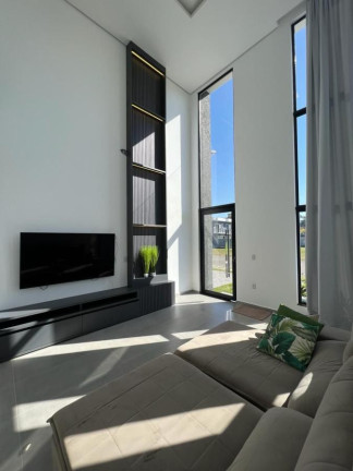 Imagem Casa com 4 Quartos à Venda, em São João Do Rio Vermelho - Florianópolis Imagem Casa com 4 Quartos à Venda, em São João Do Rio Vermelho - Florianópolis