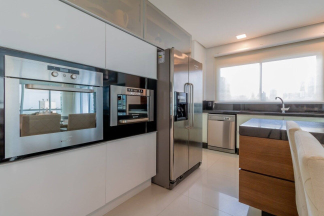 Imagem Apartamento com 3 Quartos à Venda, 151 m² em Centro - Balneário Camboriú Imagem Apartamento com 3 Quartos à Venda, 151 m² em Centro - Balneário Camboriú