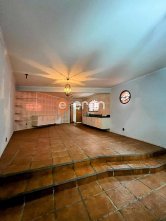 Imagem Casa com 3 Quartos à Venda, 261 m² Imagem Casa com 3 Quartos à Venda, 261 m²