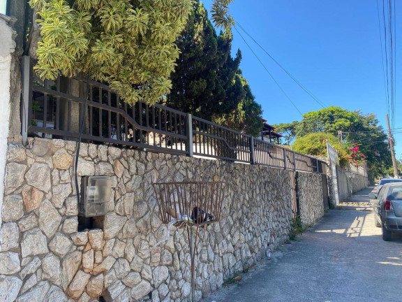 Imagem Casa com 3 Quartos à Venda, 257 m² em Centro - Araruama