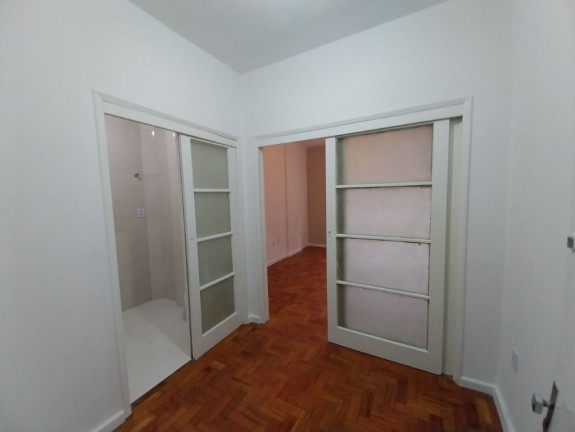Imagem Apartamento com 1 Quarto à Venda, 30 m² em Centro Histórico - Porto Alegre Imagem Apartamento com 1 Quarto à Venda, 30 m² em Centro Histórico - Porto Alegre