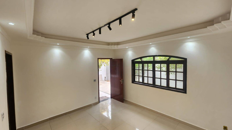 Imagem Casa com 2 Quartos à Venda, 220 m² em Centro - Maricá