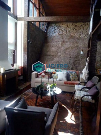 Imagem Casa com 3 Quartos à Venda, 360 m² em São Francisco - Niterói