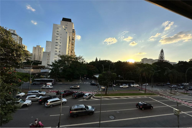 Imagem Sala Comercial à Venda, em Jardim Paulistano - São Paulo Imagem Sala Comercial à Venda, em Jardim Paulistano - São Paulo