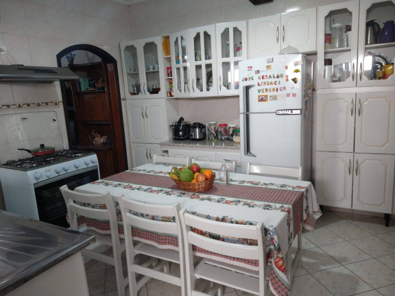 Casa com 3 Quartos à Venda, 200 m² em Parque Dos Bancários - São Paulo