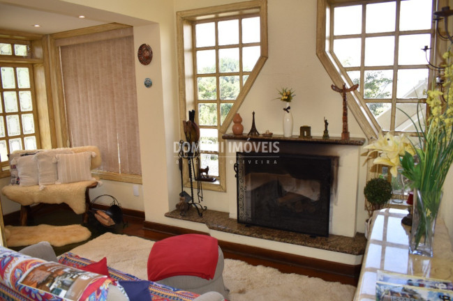 Imagem Casa com 4 Quartos à Venda, 226 m² em Região Do Alto Do Capivari - Campos Do Jordão Imagem Casa com 4 Quartos à Venda, 226 m² em Região Do Alto Do Capivari - Campos Do Jordão