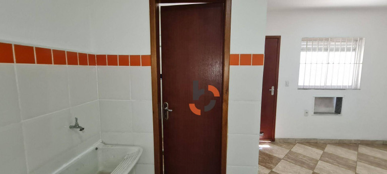 Imagem Kitnet com 1 Quarto para Alugar, 30 m² em Moqueta - Nova Iguaçu