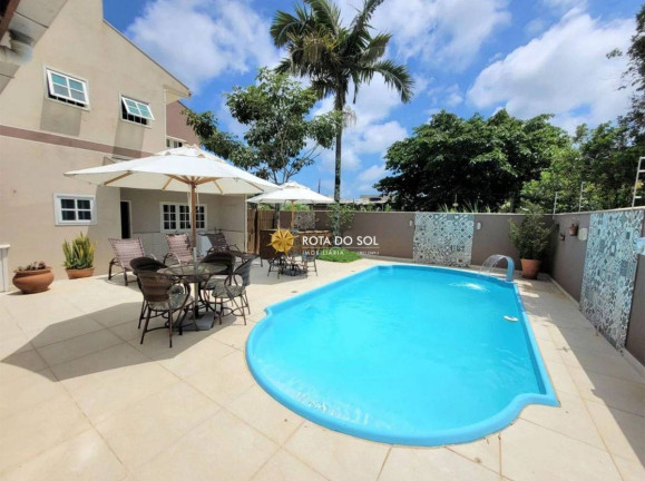 Casa com 4 Quartos à Venda, 215 m² em Mariscal - Bombinhas