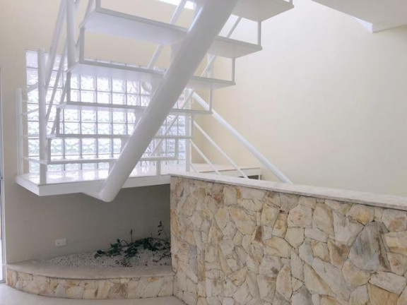 Imagem Casa com 4 Quartos à Venda, 355 m² em Golf Village - Carapicuíba Imagem Casa com 4 Quartos à Venda, 355 m² em Golf Village - Carapicuíba
