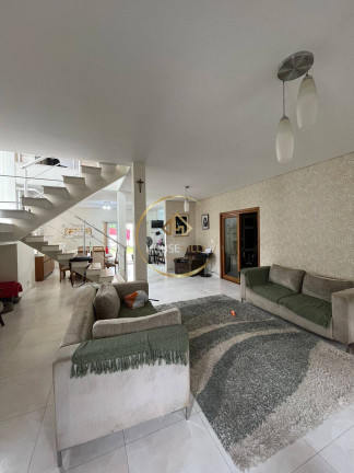Casa de Condomínio com 3 Quartos à Venda, 240 m² em Loteamento Villa Branca - Jacareí