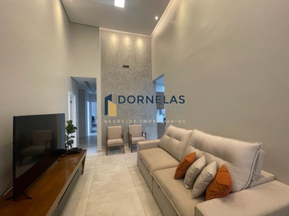 Imagem Casa com 3 Quartos à Venda, 200 m² em Guará I - Brasília Imagem Casa com 3 Quartos à Venda, 200 m² em Guará I - Brasília
